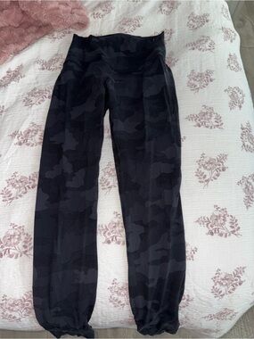 lululemon Black Dark Gray Camo Leggings
